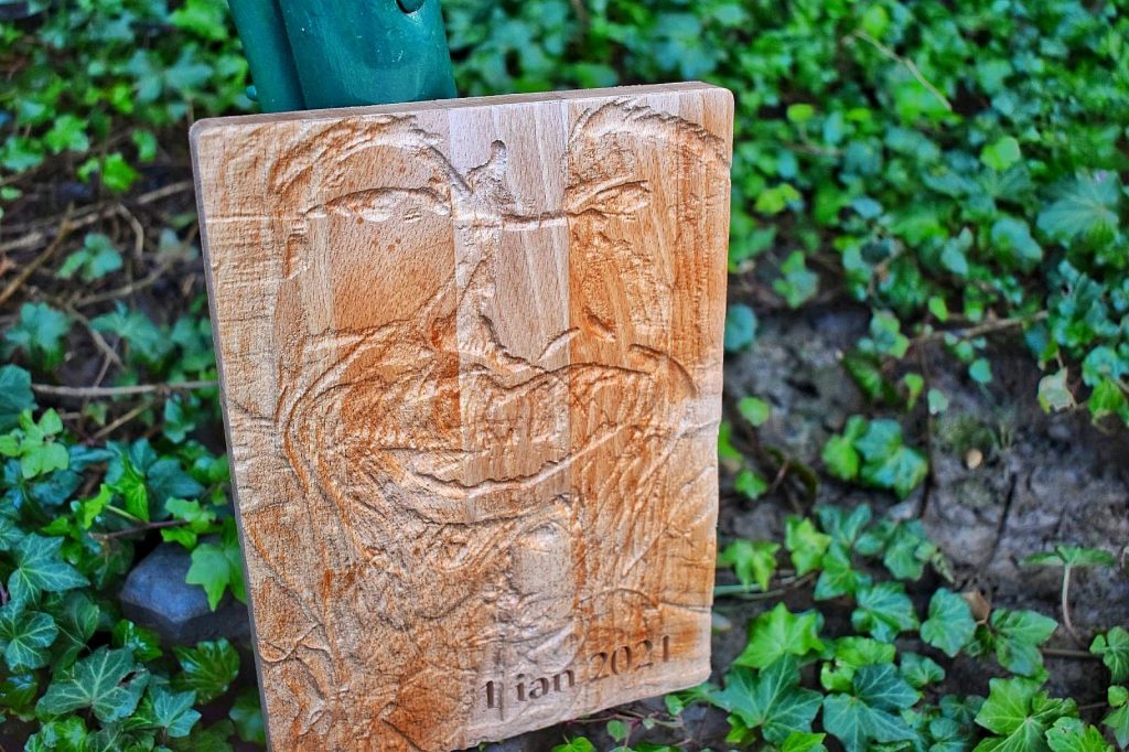 Tablou sculptat în lemn